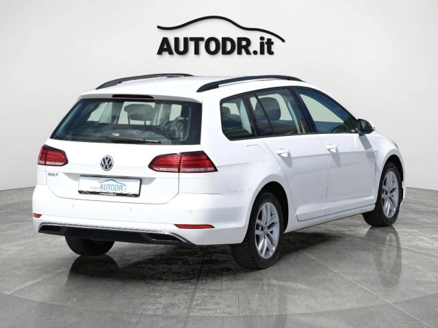 VOLKSWAGEN Golf Variant usata, con Luci diurne LED