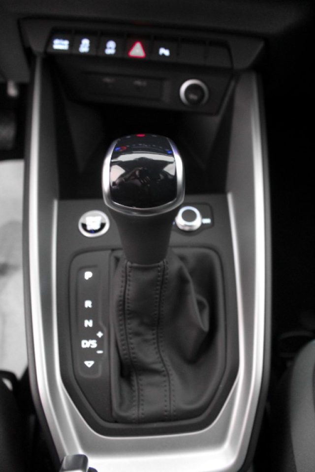 AUDI A1 usata, con Autoradio