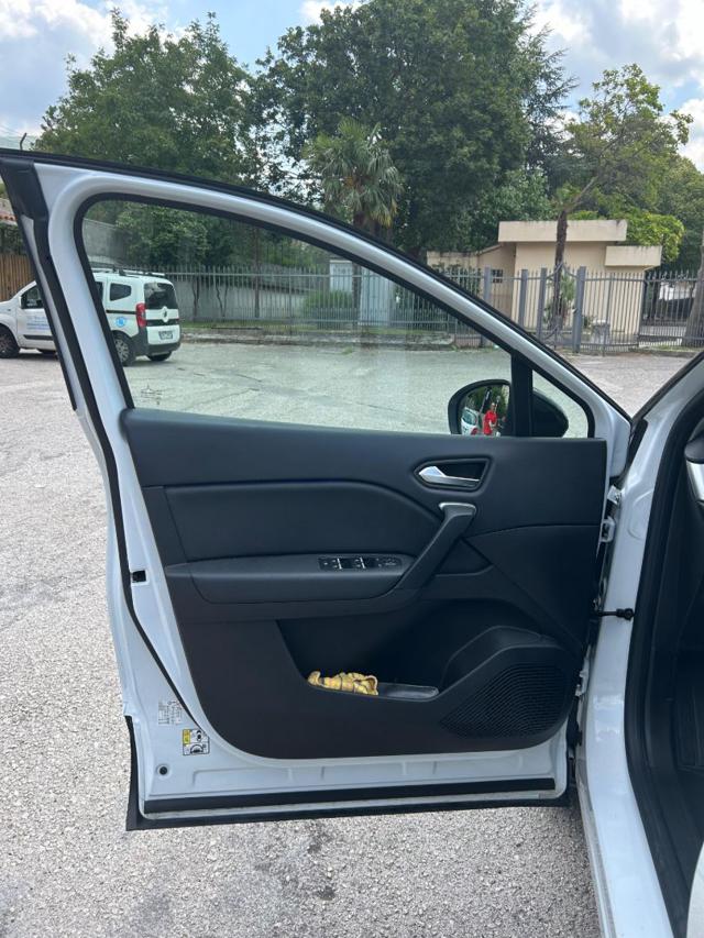 RENAULT Captur usata 26