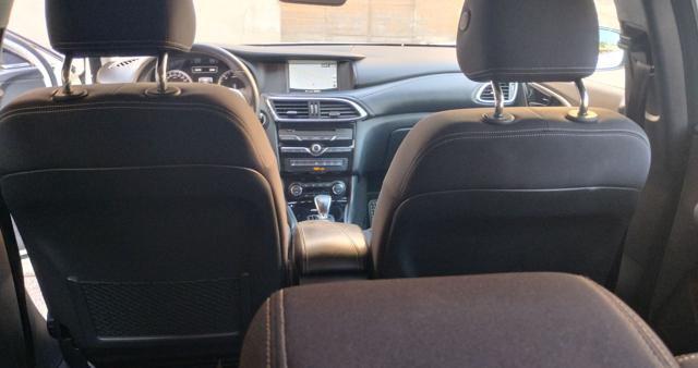 INFINITI Q30 usata, con Sensori di parcheggio anteriori