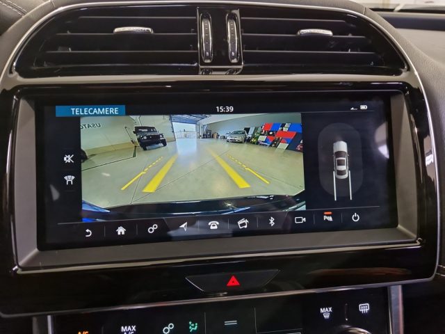 JAGUAR XE usata, con Touch screen