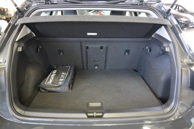 VOLKSWAGEN Golf usata, con Luci diurne LED
