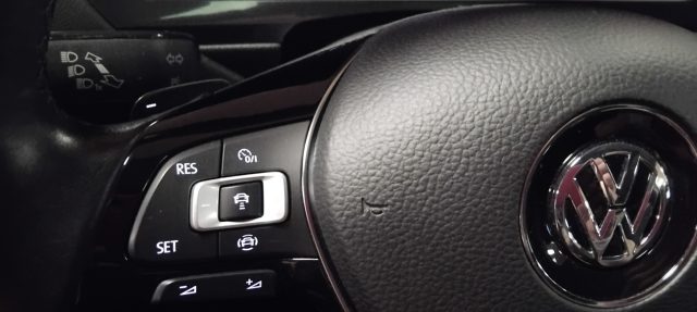 VOLKSWAGEN Tiguan Allspace usata, con Frenata d