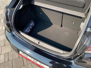 PEUGEOT 208 usata, con Sedile posteriore sdoppiato