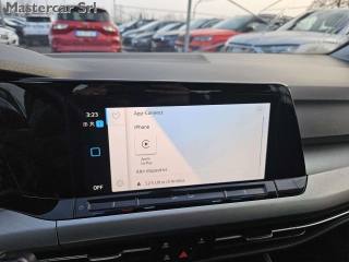 VOLKSWAGEN Golf usata, con USB