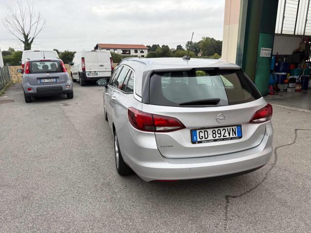 OPEL Astra usata, con Controllo trazione