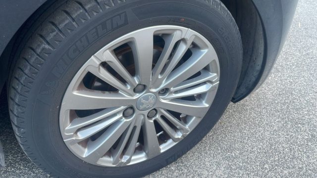 PEUGEOT 208 usata, con Sistema di navigazione