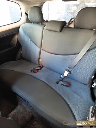 TOYOTA Yaris usata 13