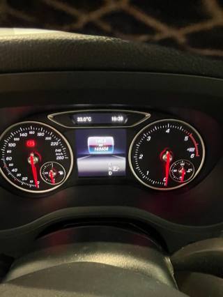 MERCEDES-BENZ B 180 usata, con Chiusura centralizzata