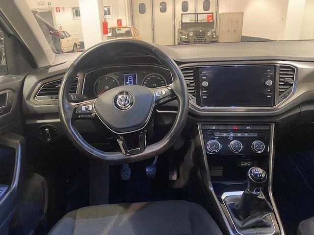 VOLKSWAGEN T-Roc usata, con Autoradio