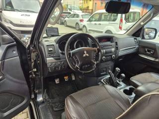MITSUBISHI Pajero usata 10