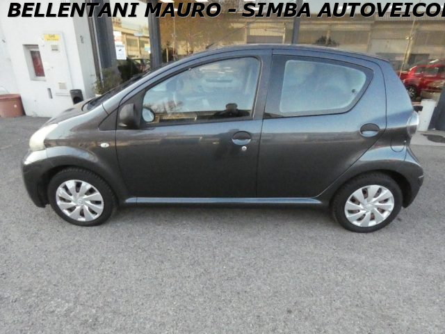TOYOTA Aygo usata, con Autoradio