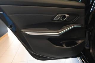 BMW 330 usata 125