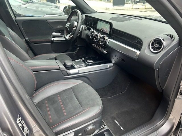 MERCEDES-BENZ GLB 200 usata, con Controllo automatico clima