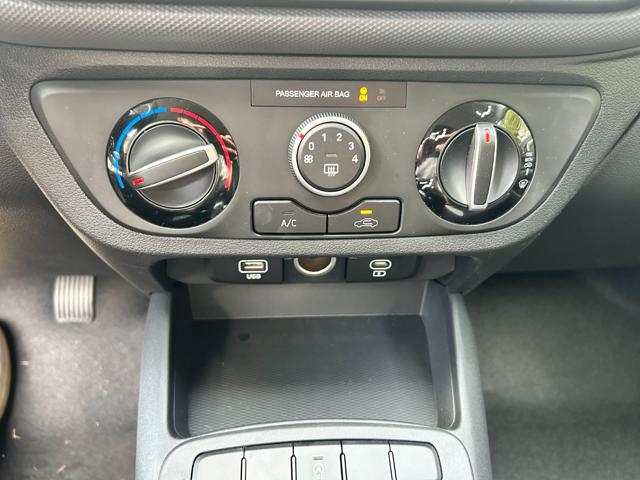 HYUNDAI i10 usata, con Touch screen