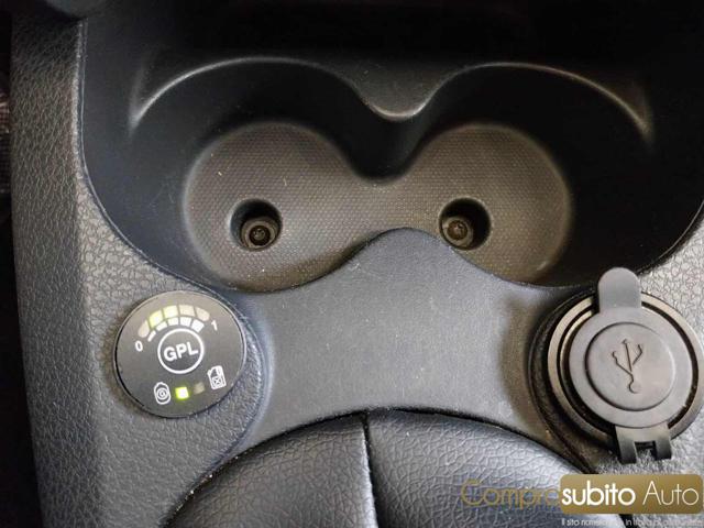 DACIA Sandero usata, con Sedile posteriore sdoppiato