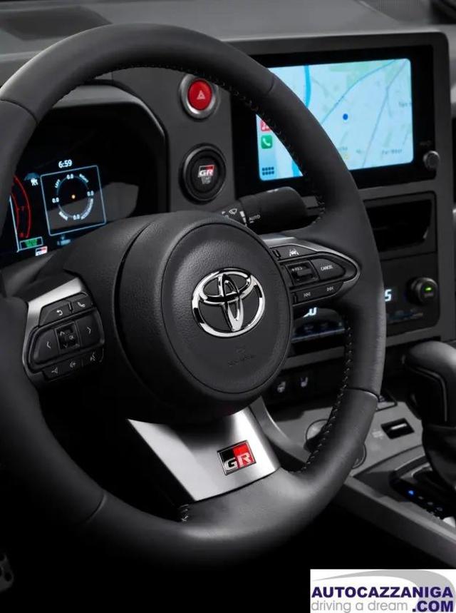 TOYOTA Yaris usata, con Alzacristalli elettrici