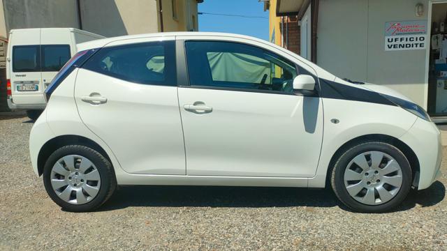 TOYOTA Aygo usata, con Airbag