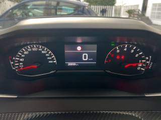 PEUGEOT 2008 usata, con Fari LED