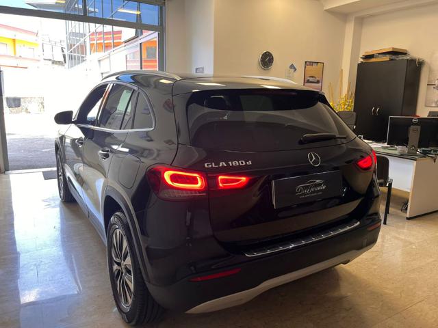MERCEDES-BENZ GLA 180 usata, con Airbag Passeggero