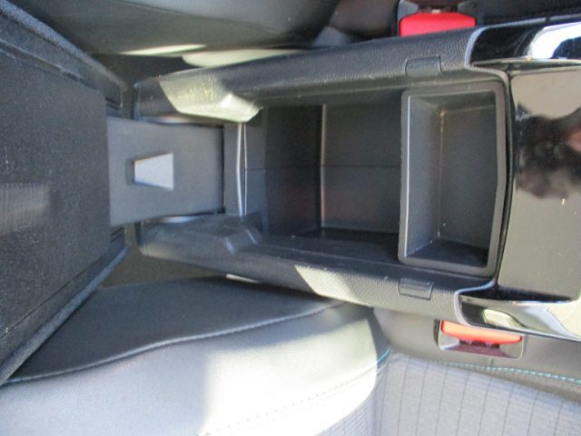 PEUGEOT 208 usata, con Touch screen
