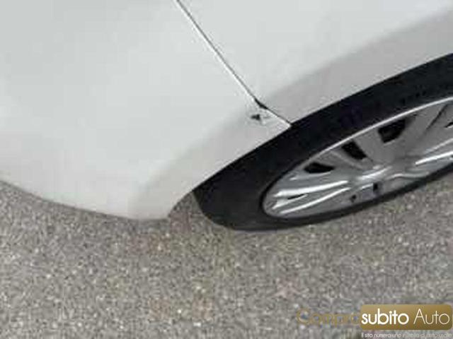 VOLKSWAGEN Golf usata, con Airbag Passeggero