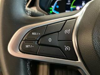 RENAULT Clio usata, con Hill holder