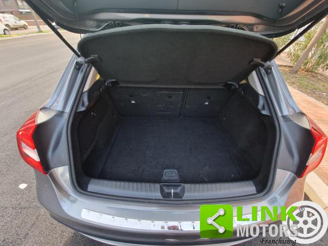 MERCEDES-BENZ GLA 200 usata, con Fendinebbia