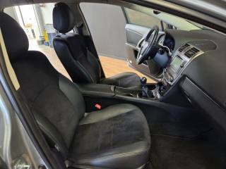 TOYOTA Avensis usata, con Sistema di navigazione