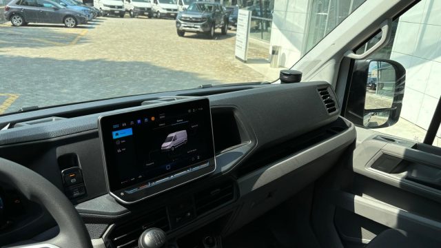 VOLKSWAGEN Crafter usata, con Riconoscimento dei segnali stradali