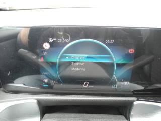 MERCEDES-BENZ GLB 200 usata, con Luci diurne LED