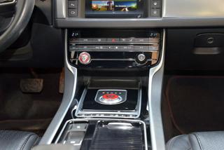 JAGUAR XF usata, con USB