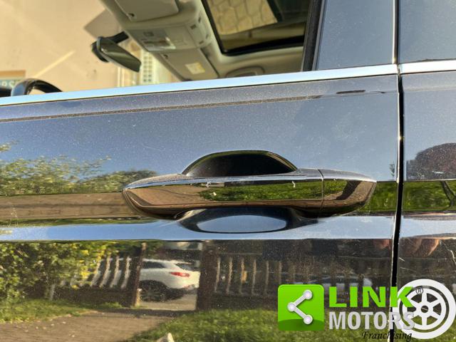 VOLKSWAGEN Touran usata, con Bracciolo