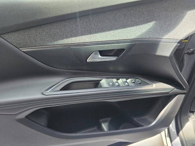 PEUGEOT 3008 usata, con Controllo elettronico della corsia