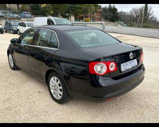 VOLKSWAGEN Jetta usata, con Specchietti laterali elettrici