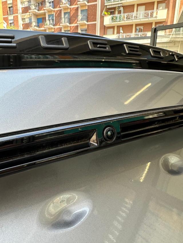 PEUGEOT 2008 usata, con Vetri oscurati