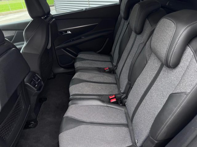 PEUGEOT 5008 usata, con Vivavoce