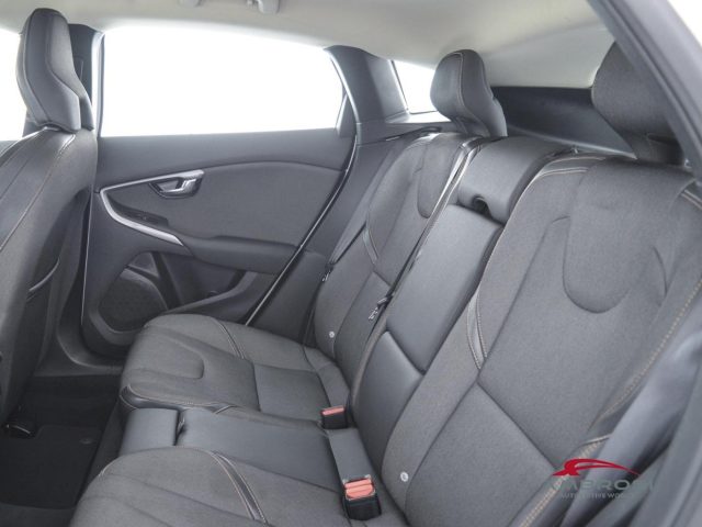 VOLVO V40 Cross Country usata 9