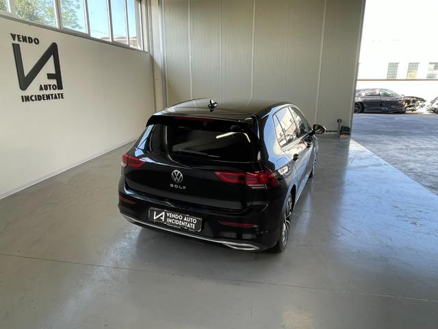 VOLKSWAGEN Golf usata, con Autoradio