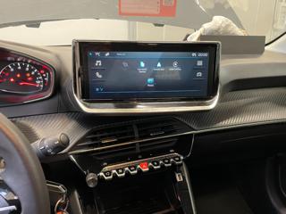 PEUGEOT 208 usata, con Sedile posteriore sdoppiato