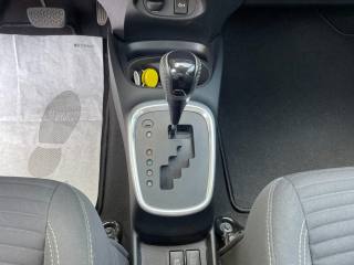 TOYOTA Yaris usata, con USB