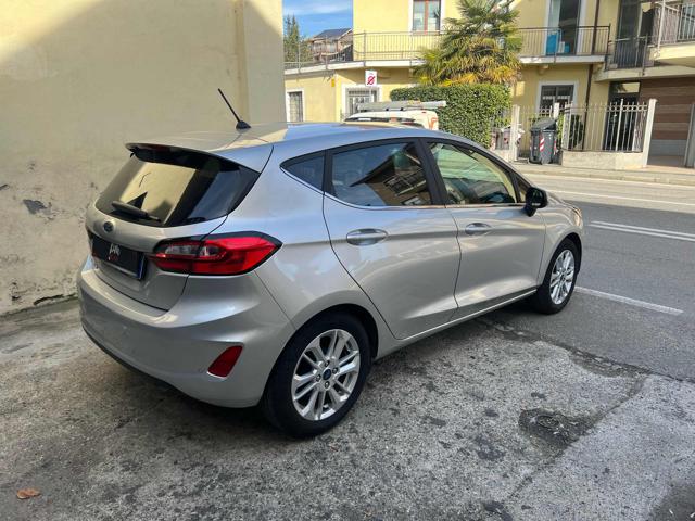 FORD Fiesta usata, con Autoradio