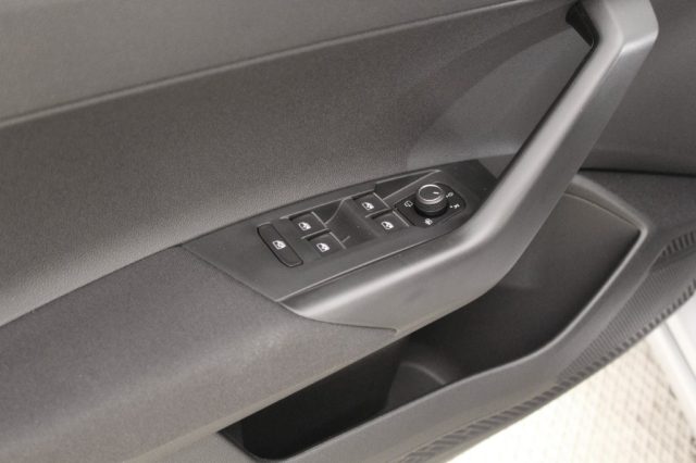 VOLKSWAGEN Taigo usata, con ESP