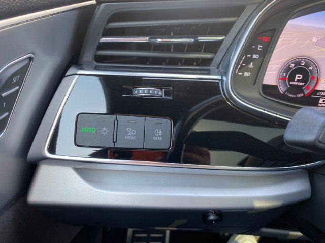 AUDI Q8 usata, con Regolazione elettrica sedili