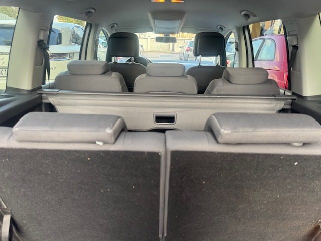VOLKSWAGEN Touran usata, con ESP