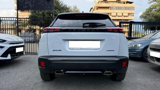 PEUGEOT 2008 usata, con Luci diurne LED