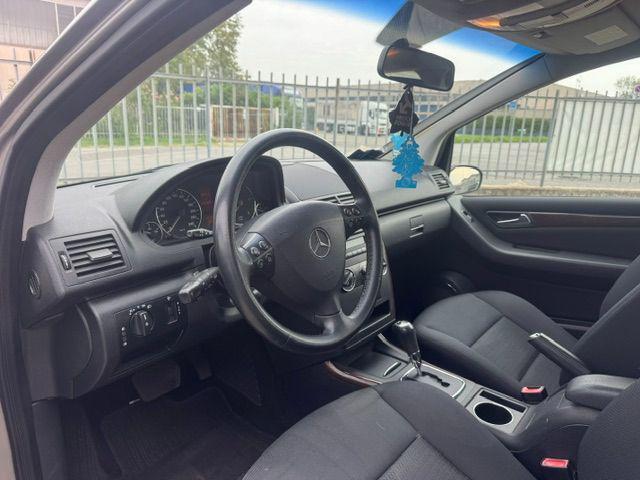 MERCEDES-BENZ A 180 usata, con Chiusura centralizzata