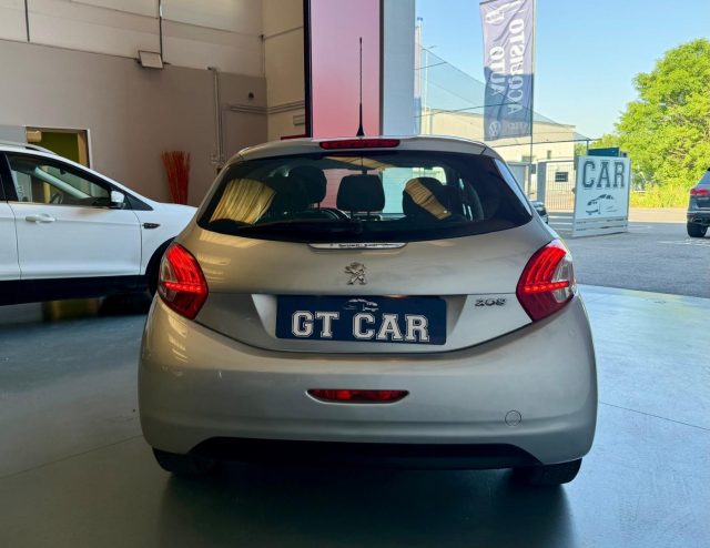 PEUGEOT 208 usata, con Autoradio