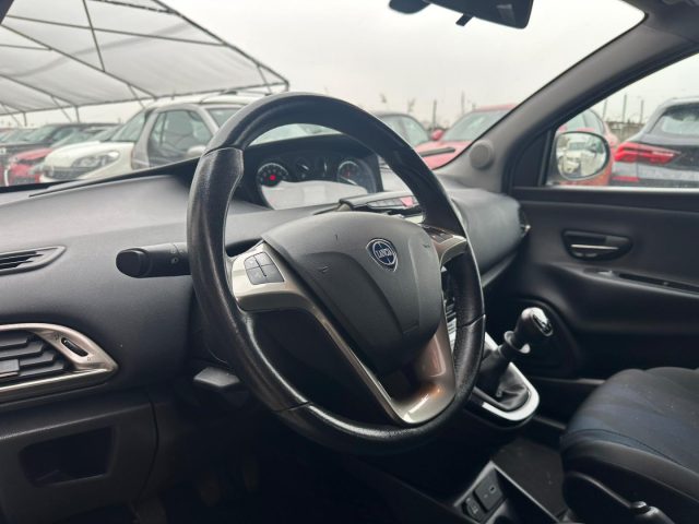 LANCIA Ypsilon usata, con Autoradio