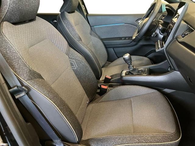 RENAULT Captur usata, con Volante in pelle